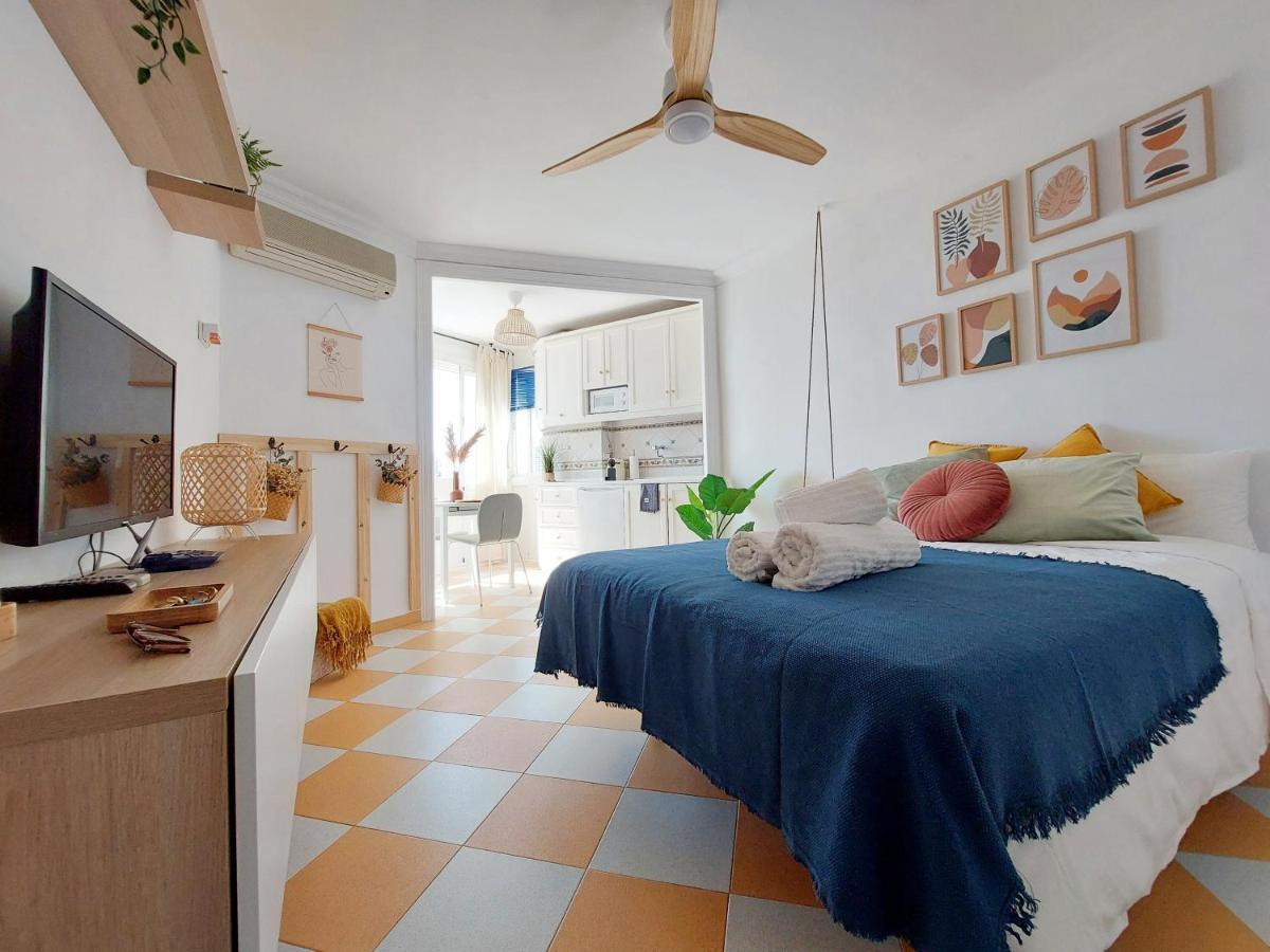Nice And Cozy Studio At The Beachfront Benalmádena Eksteriør billede
