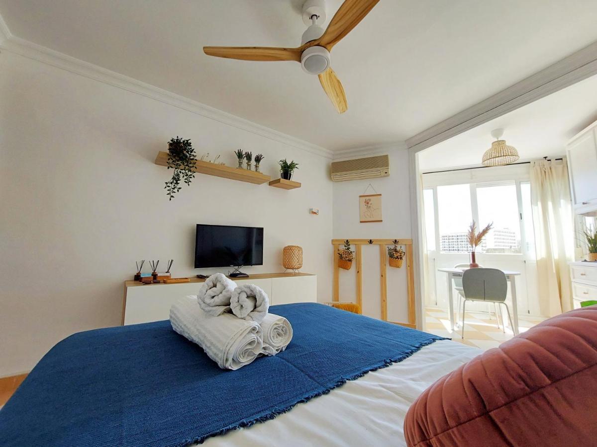 Nice And Cozy Studio At The Beachfront Benalmádena Eksteriør billede